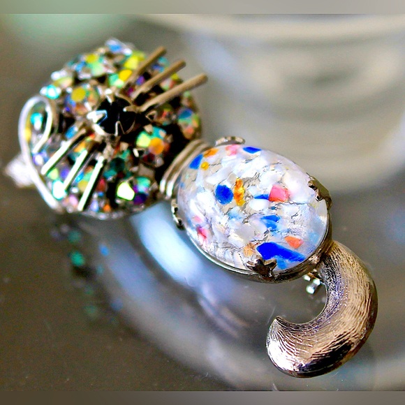 WARNER KITTY CAT BROACH MID CENTURY VINTAGE AURORA BOREALIS SPECKLED CABOCHON - Picture 6 of 8